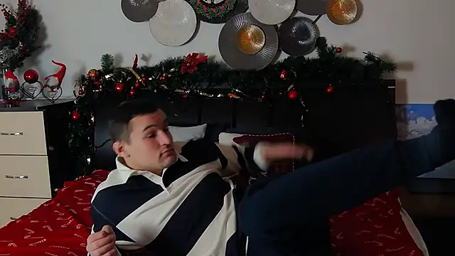 Snapshot of TImLids chatting on 12-16-24, 01:32 TImLids online show from 12-16-24, 01:32