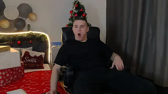 Snapshot of TImLids chatting on 12-24-24, 11:00 TImLids online show from 12-24-24, 11:00