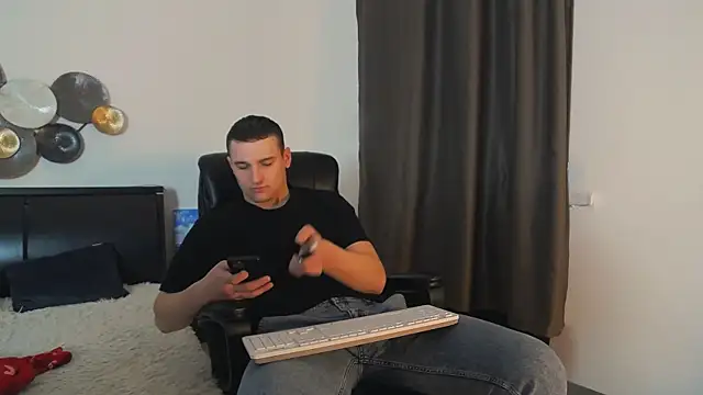 Snapshot of TImLids chatting on 01-11-25, 08:33 TImLids online show from 01-11-25, 08:33