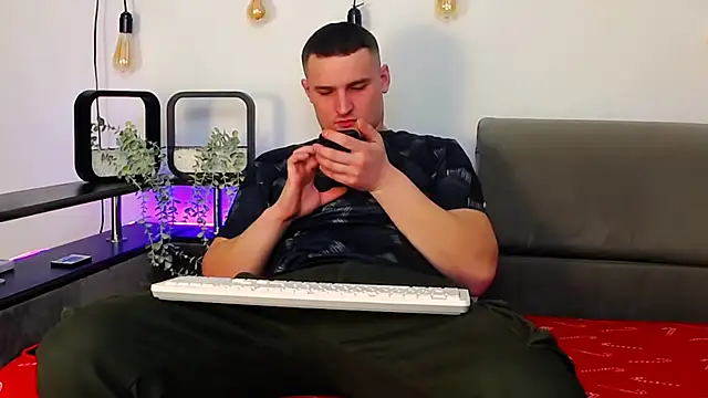 Snapshot of TImLids chatting on 01-17-25, 07:38 TImLids online show from 01-17-25, 07:38