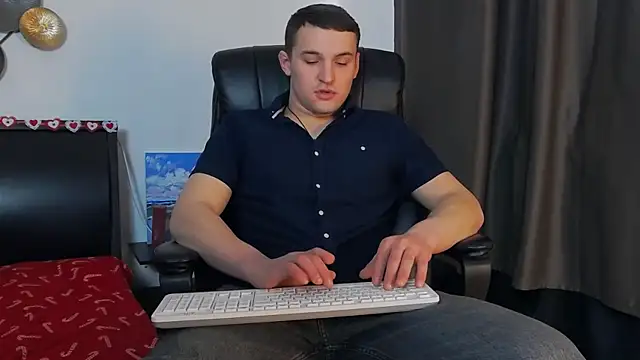 Snapshot of TImLids chatting on 02-12-25, 10:56 TImLids online show from 02-12-25, 10:56