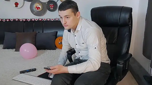 Snapshot of TImLids chatting on 02-16-25, 11:05 TImLids online show from 02-16-25, 11:05