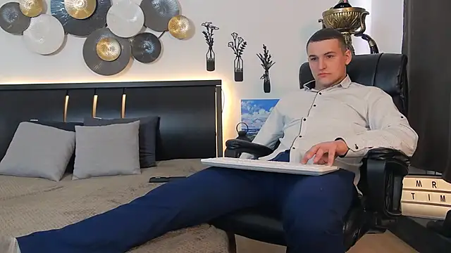 Snapshot of TImLids chatting on 02-24-25, 10:37 TImLids online show from 02-24-25, 10:37