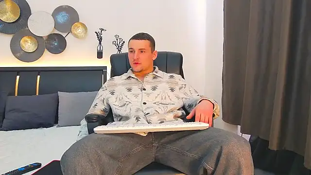 Snapshot of TImLids chatting on 03-08-25, 11:05 TImLids online show from 03-08-25, 11:05