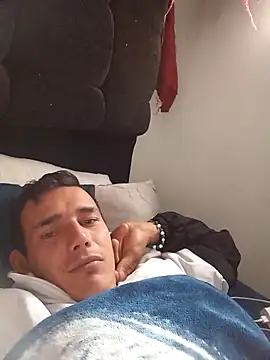 Snapshot of MushyNebbish chatting on 11-17-25, 01:06 MushyNebbish online show from 11-17-25, 01:06