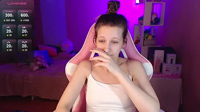 Snapshot of ur_kitty__ chatting on 01-13-25, 04:08 ur kitty online show from 01-13-25, 04:08