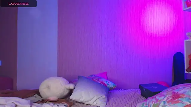 Snapshot of ur_kitty__ chatting on 03-09-25, 01:04 ur kitty online show from 03-09-25, 01:04