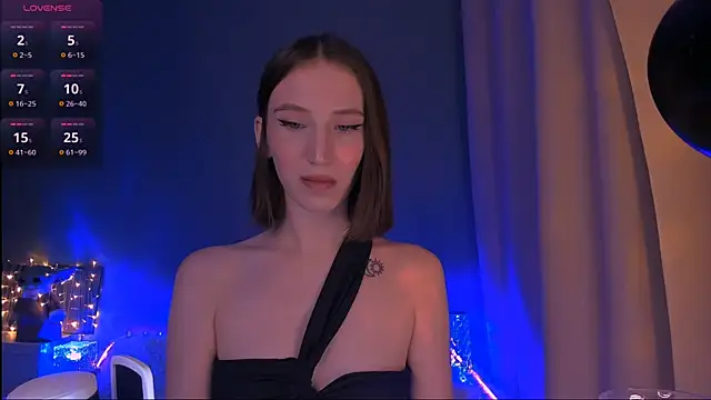 Snapshot of ellaamber chatting on 02-10-25, 10:09 ellaamber online show from 02-10-25, 10:09