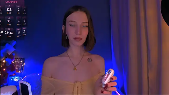 Snapshot of ellaamber chatting on 03-10-25, 01:23 ellaamber online show from 03-10-25, 01:23