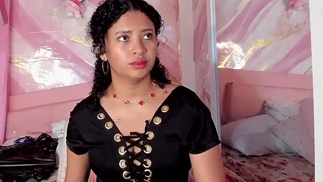 Snapshot of JessyZoe chatting on 10-28-25, 03:47 JessyZoe online show from 10-28-25, 03:47