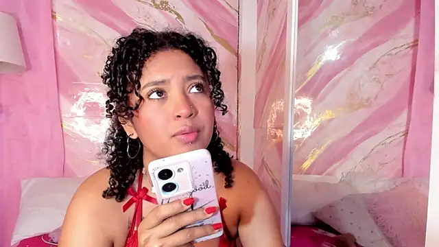 Snapshot of JessyZoe chatting on 11-19-25, 01:33 JessyZoe online show from 11-19-25, 01:33