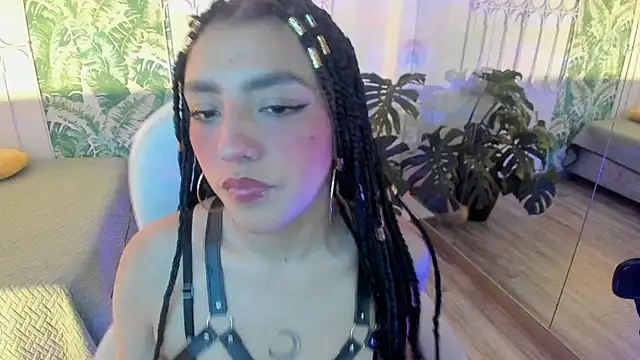 cute hollywood online show from 12-19-25, 08:27