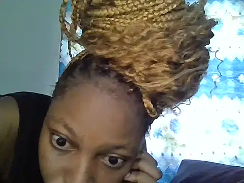 Snapshot of Midnight_Clique_ chatting on 11-16-25, 09:48 Midnight Clique online show from 11-16-25, 09:48