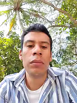 Snapshot of josehot151515 chatting on 10-08-25, 05:10 josehot151515 online show from 10-08-25, 05:10