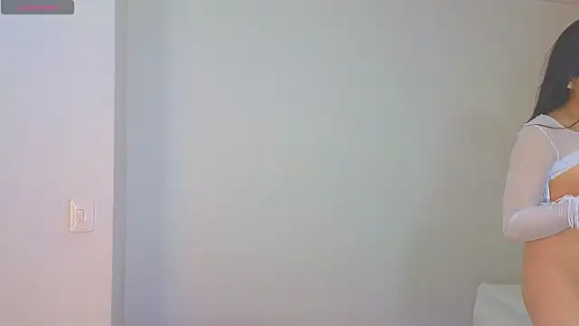 Snapshot of Tiphani_walker_ chatting on 01-09-26, 12:13 Tiphani walker online show from 01-09-26, 12:13