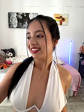 Snapshot of AliceJovovich chatting on 11-14-25, 08:57 AliceJovovich online show from 11-14-25, 08:57