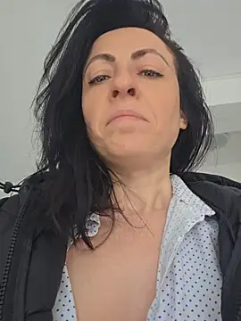 Snapshot of lovewildguy1 chatting on 04-11-26, 06:29 lovewildguy1 online show from 04-11-26, 06:29