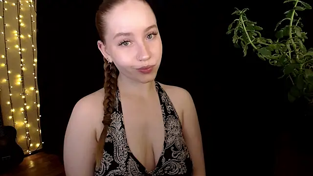 Snapshot of SindiWatsoon chatting on 10-19-25, 11:22 SindiWatsoon online show from 10-19-25, 11:22