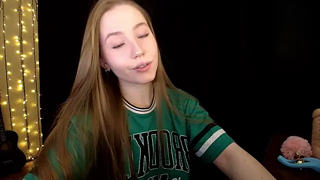 Snapshot of SindiWatsoon chatting on 12-03-25, 12:25 SindiWatsoon online show from 12-03-25, 12:25