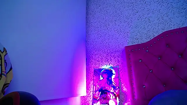 luly pink online show from 11-26-25, 04:35