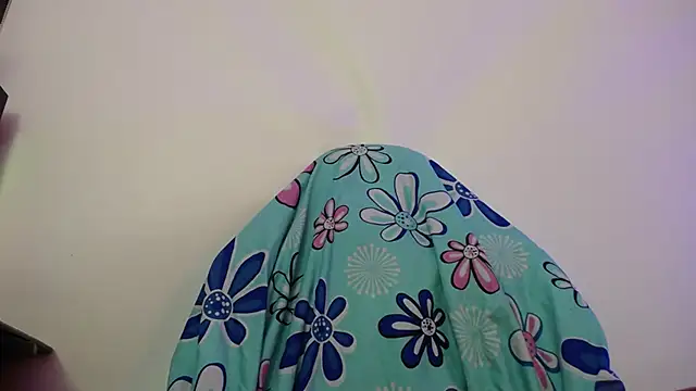 Snapshot of luly_pink chatting on 02-07-26, 04:05 luly pink online show from 02-07-26, 04:05