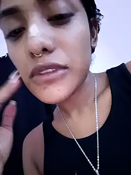 Snapshot of VictoireFeller chatting on 10-13-25, 04:34 VictoireFeller online show from 10-13-25, 04:34