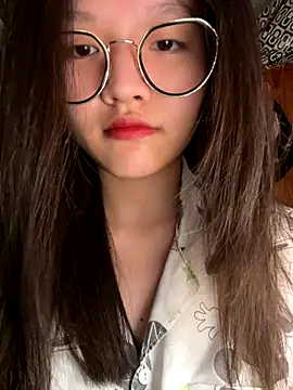 Krixxi22 online show from 10-19-25, 05:46