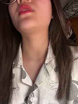 Krixxi22 online show from 10-29-25, 01:24