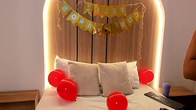 Snapshot of zoe_danae_ chatting on 11-10-25, 12:37 zoe danae online show from 11-10-25, 12:37