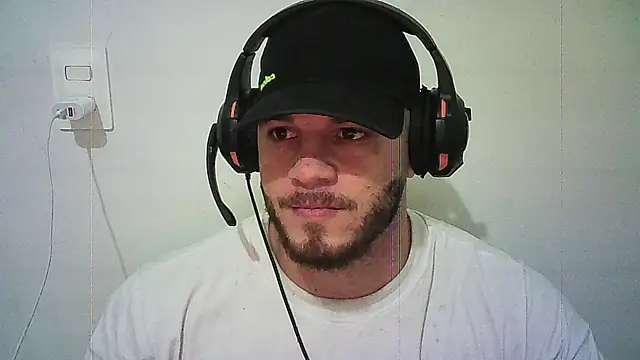 Snapshot of Dedel199 chatting on 09-24-25, 01:09 Dedel199 online show from 09-24-25, 01:09