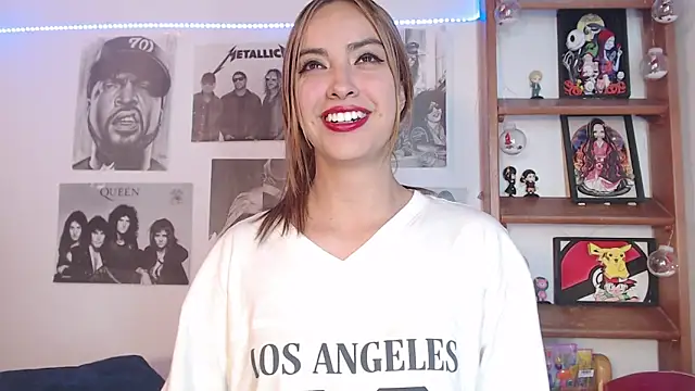 Snapshot of Meowlody chatting on 12-15-24, 12:07 Meowlody online show from 12-15-24, 12:07