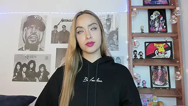 Snapshot of Meowlody chatting on 03-08-25, 07:38 Meowlody online show from 03-08-25, 07:38