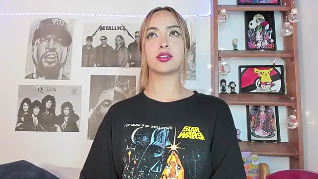 Snapshot of Meowlody chatting on 03-22-25, 04:35 Meowlody online show from 03-22-25, 04:35