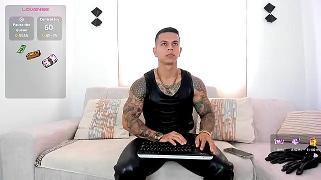 Aron Dark online show from 10-12-25, 01:43