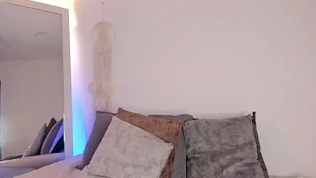 Snapshot of EmmaCollemann chatting on 11-14-25, 07:45 EmmaCollemann online show from 11-14-25, 07:45