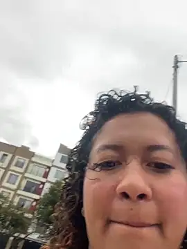 Kenia tompson01 online show from 11-28-25, 08:55