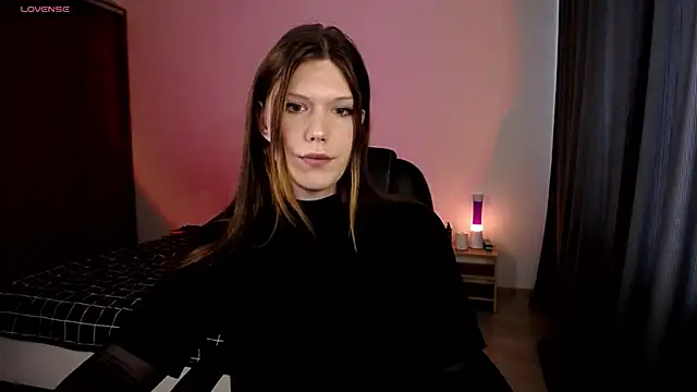 Snapshot of MicheleDoll chatting on 12-17-24, 10:12 MicheleDoll online show from 12-17-24, 10:12