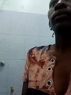 LOVELY-2BERRY online show from 11-21-25, 06:12