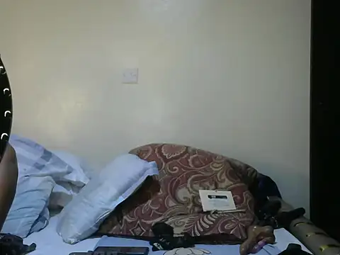 Snapshot of Pretty_savage3 chatting on 10-30-25, 09:15 Pretty savage3 online show from 10-30-25, 09:15