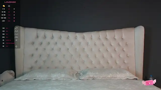 Snapshot of nichole_bree_ chatting on 01-20-25, 11:24 nichole bree online show from 01-20-25, 11:24