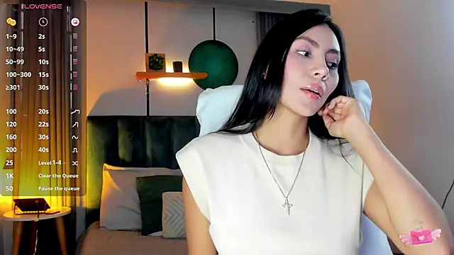 Snapshot of nichole_bree_ chatting on 02-17-25, 03:31 nichole bree online show from 02-17-25, 03:31