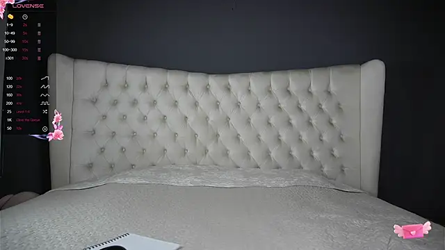 Snapshot of nichole_bree_ chatting on 03-06-25, 11:36 nichole bree online show from 03-06-25, 11:36