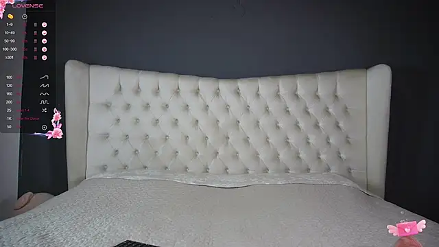 Snapshot of nichole_bree_ chatting on 03-07-25, 11:29 nichole bree online show from 03-07-25, 11:29