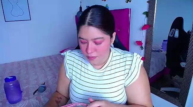 Snapshot of littleflower4you chatting on 02-26-25, 07:16 littleflower4you online show from 02-26-25, 07:16