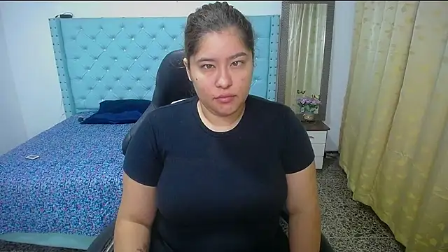 Snapshot of littleflower4you chatting on 09-19-25, 12:17 littleflower4you online show from 09-19-25, 12:17