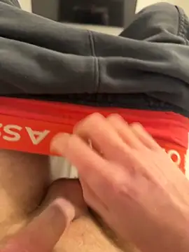 Snapshot of palaubr chatting on 11-28-25, 04:20 palaubr online show from 11-28-25, 04:20