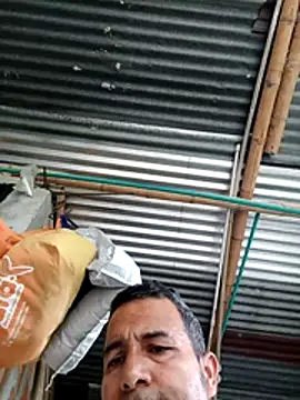 Snapshot of Janle_19c chatting on 04-04-26, 12:24 Janle 19c online show from 04-04-26, 12:24