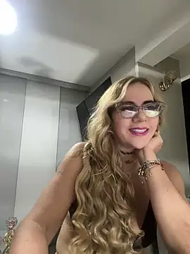 LARIANA RIVERA23 online show from 01-13-25, 11:06