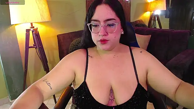 Snapshot of Sofiia_davis23 chatting on 03-16-26, 02:32 Sofiia davis23 online show from 03-16-26, 02:32