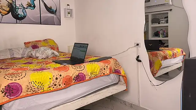 Snapshot of wendy_alejo1712 chatting on 11-21-25, 09:13 wendy alejo1712 online show from 11-21-25, 09:13